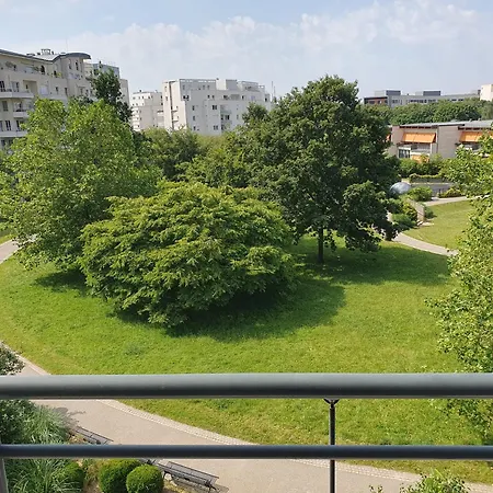 Appartement Residentiel Au Vert Et Au Frais Montigny-le-Bretonneux Exterior photo